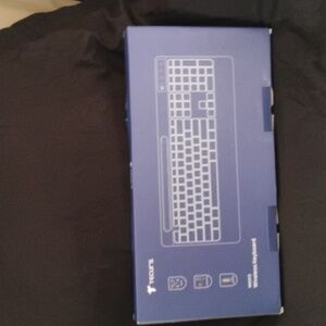 Wireless keyboard with backlight